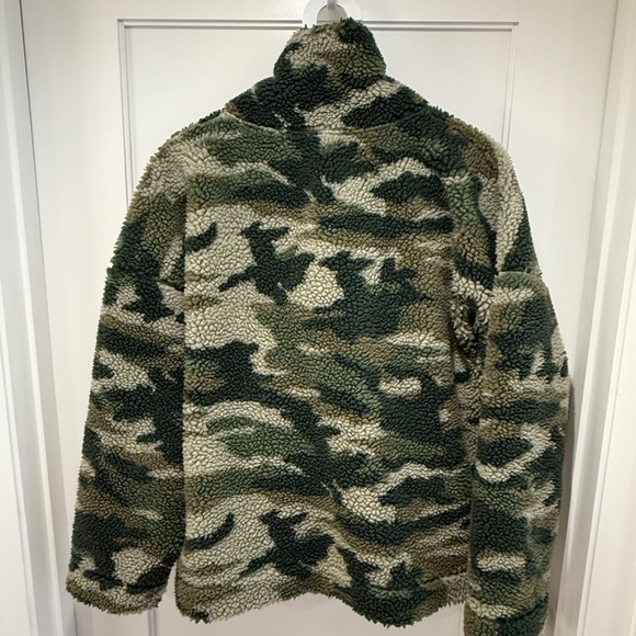 EUC J.Crew Snap-Collar Sherpa Fleece - Olive Camo - Picture 2 of 3